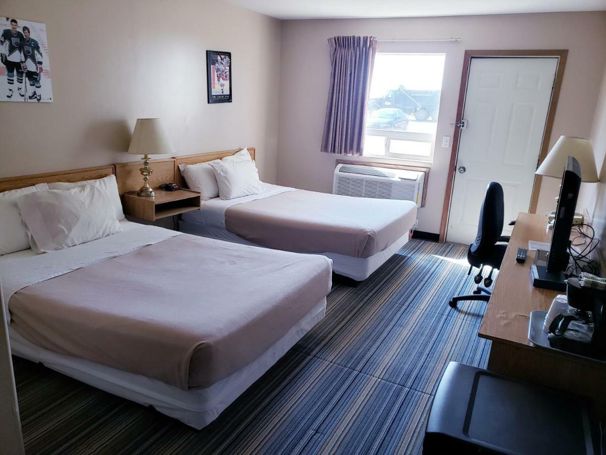 Travel-Inn Resort & Campground Саскатун Экстерьер фото